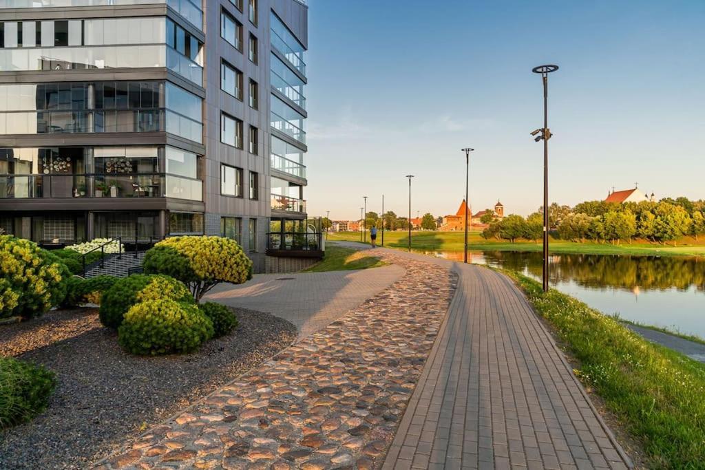 Bright Kaunas Apartment With Castle View ภายนอก รูปภาพ