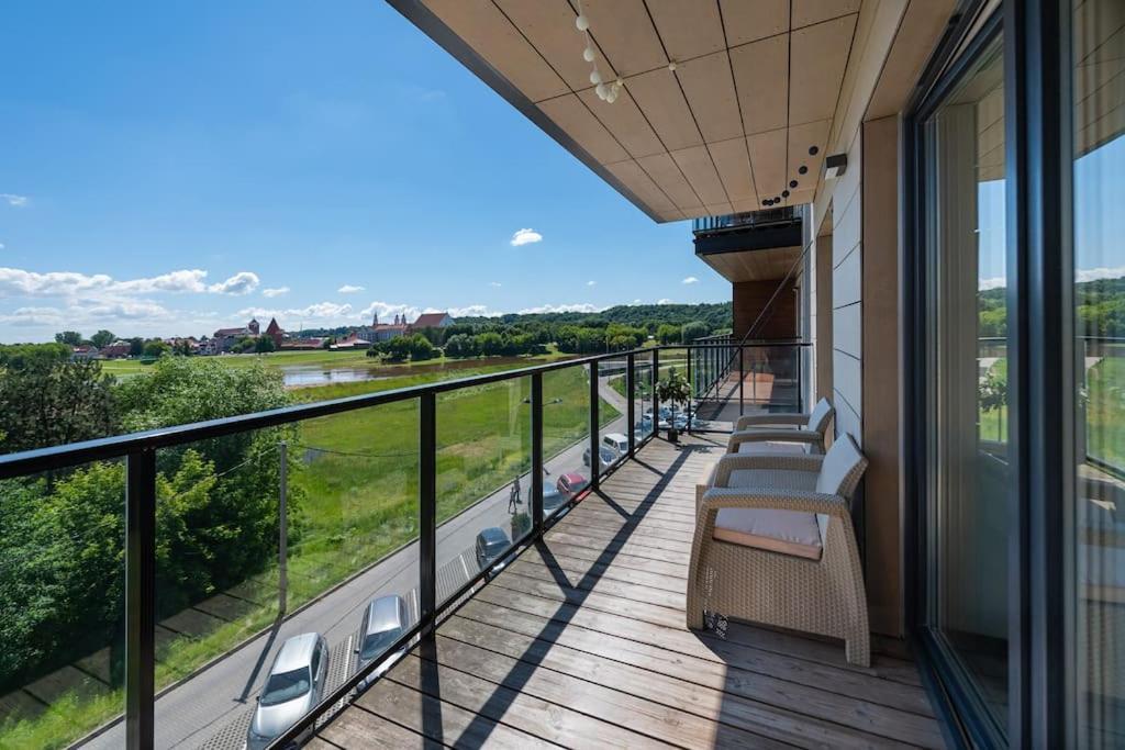 Bright Kaunas Apartment With Castle View ภายนอก รูปภาพ